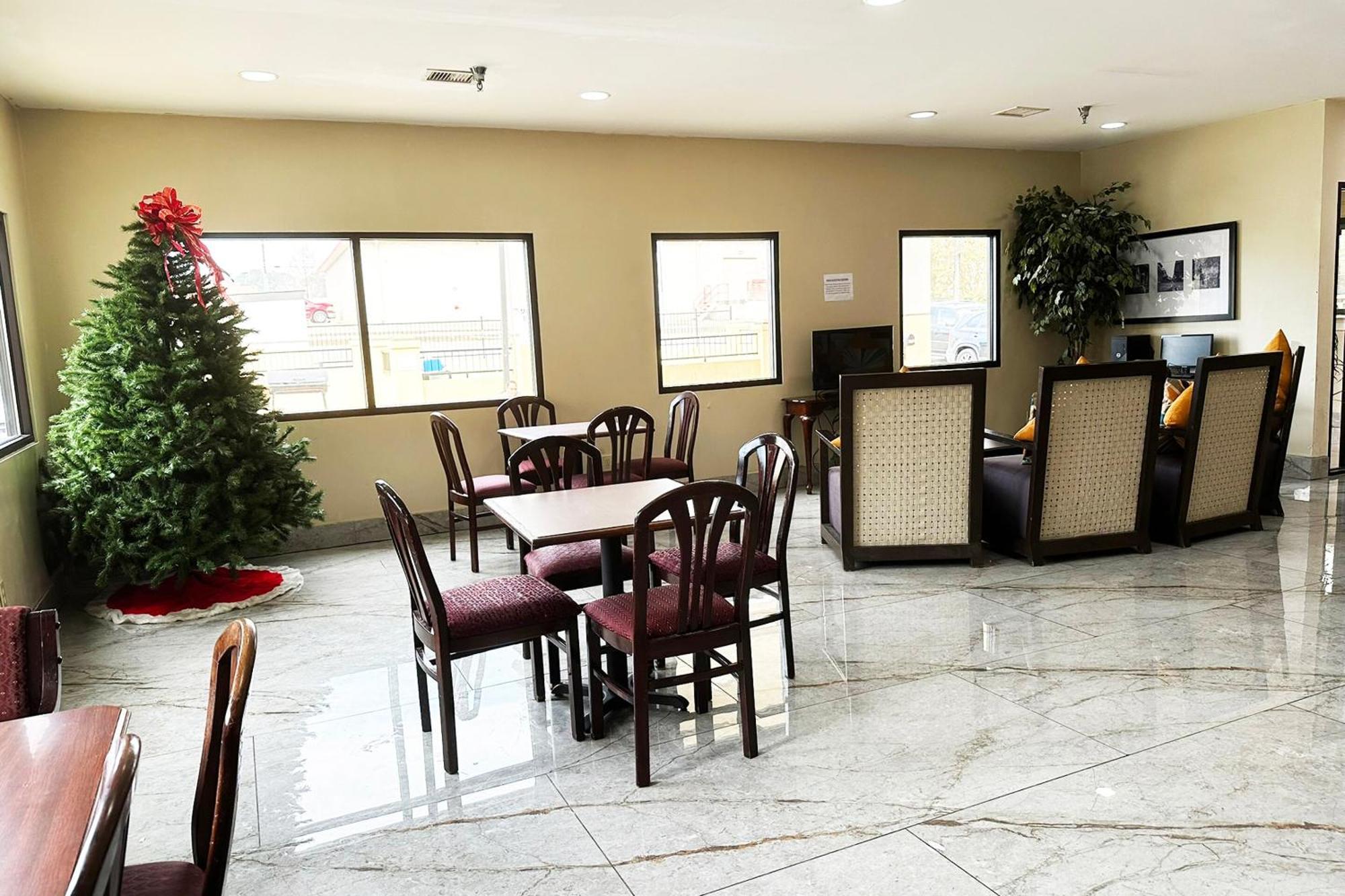 Oyo Hotel Rome West Ga Exterior photo